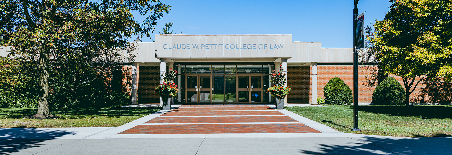 Photo of law building