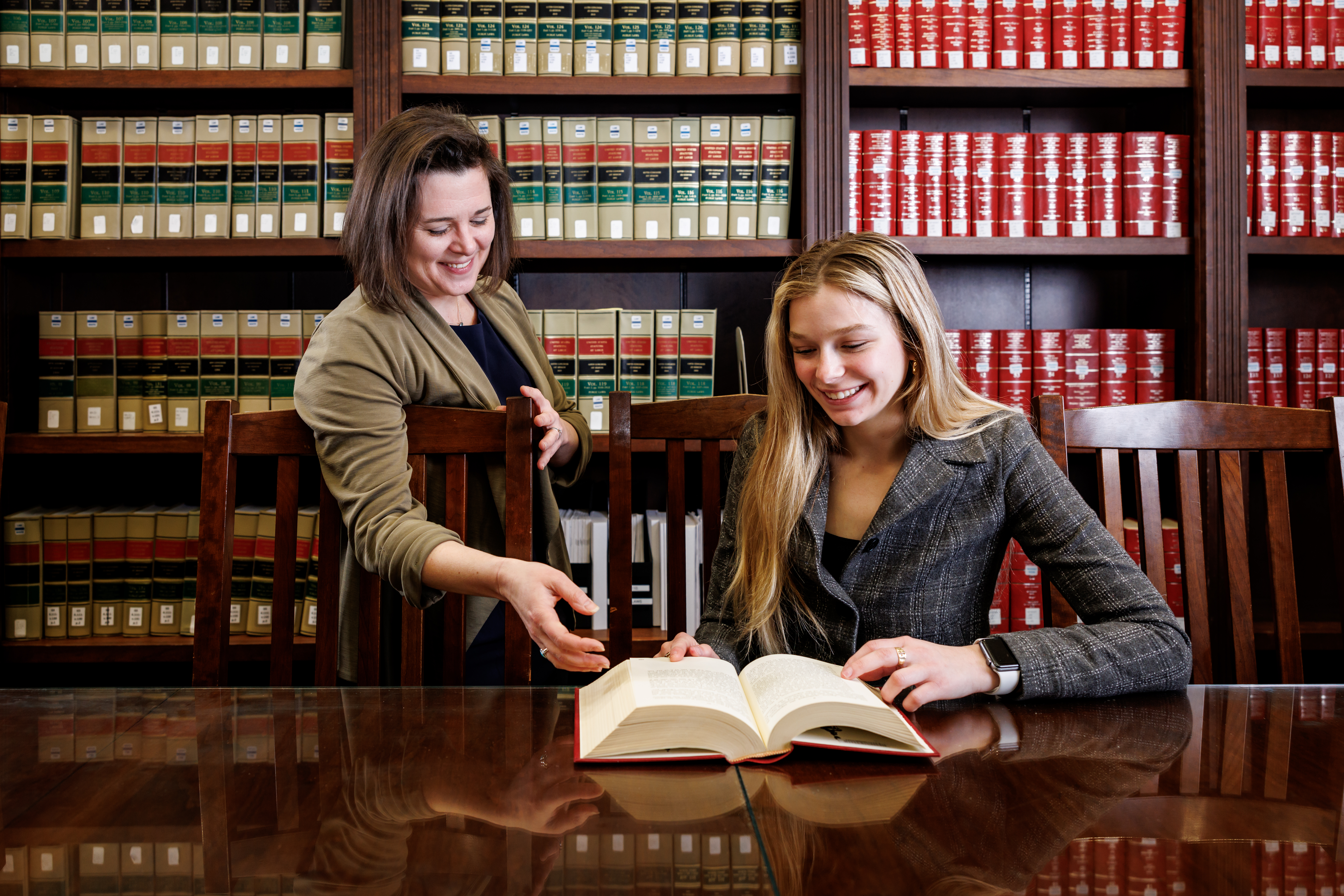 advising photo Prof. Kidder with student